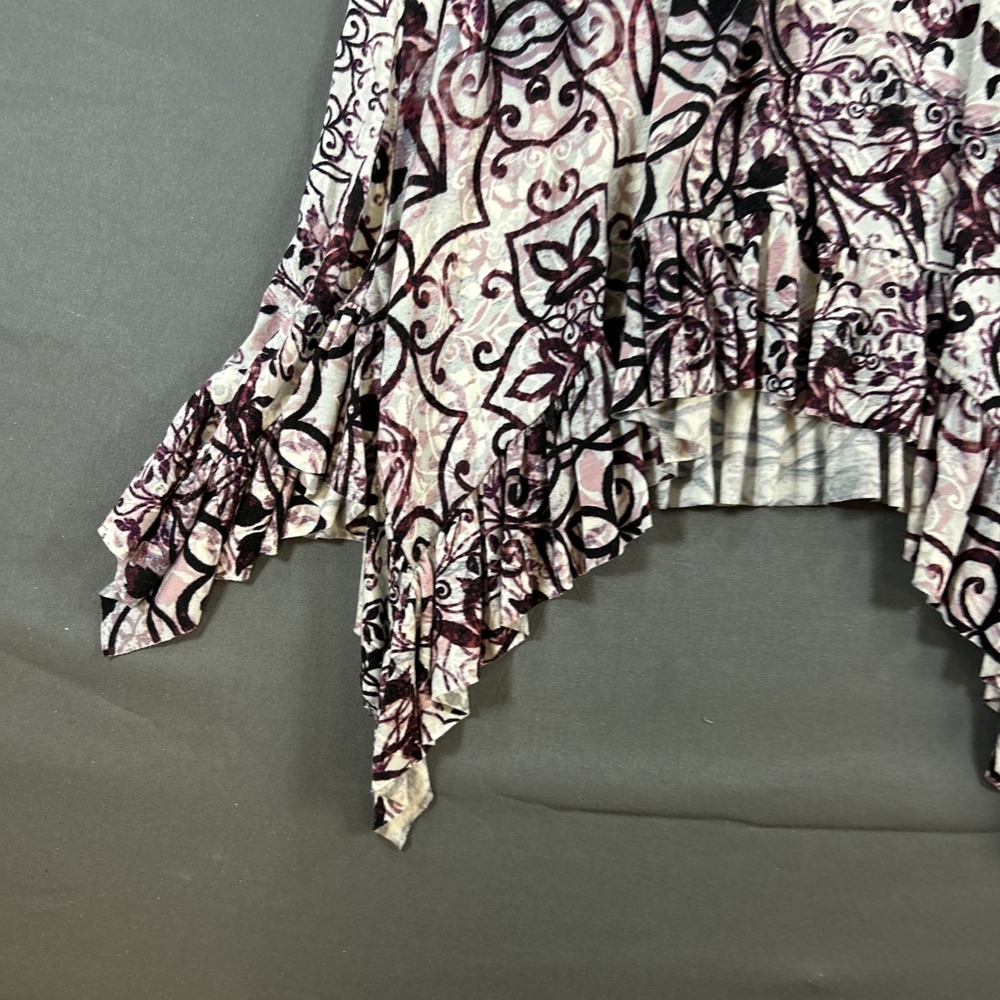 Kate & Mallory knit top featuring an ornate purple and pink damask Medium